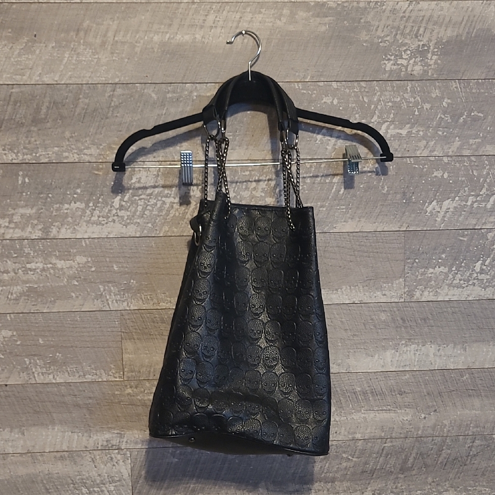 Elegant Black Skull Tote Bag